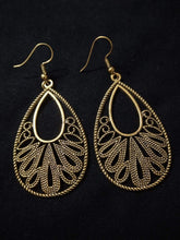 Load image into Gallery viewer, Florida Fabulous Alloy Jhumki Earring